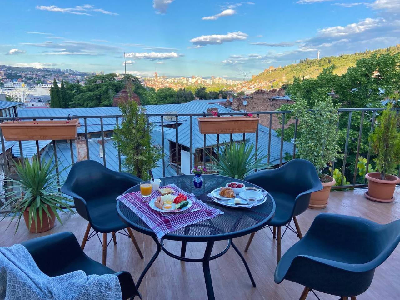 Hotel "Tbilisi Tales" In The Heart Of The Old City Kültér fotó