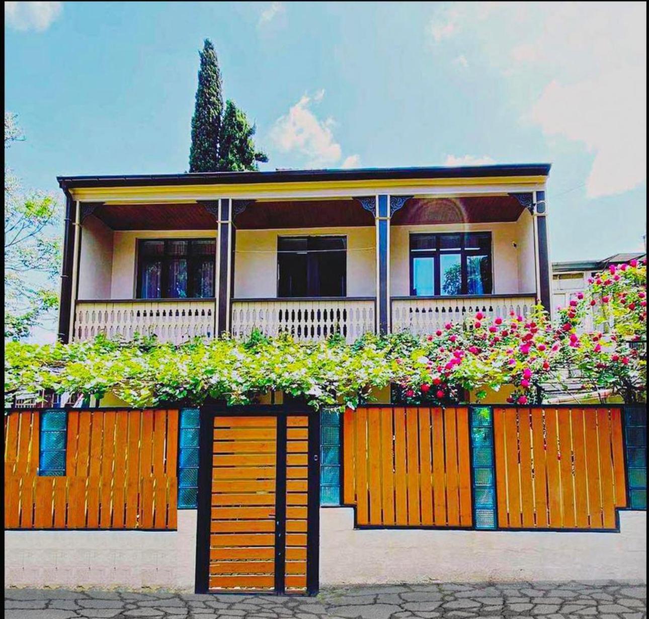 Hotel "Tbilisi Tales" In The Heart Of The Old City Kültér fotó